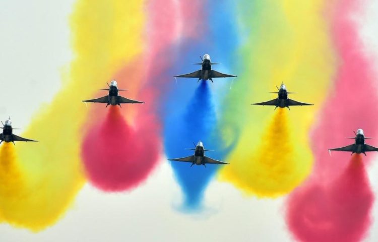 Colorful planes